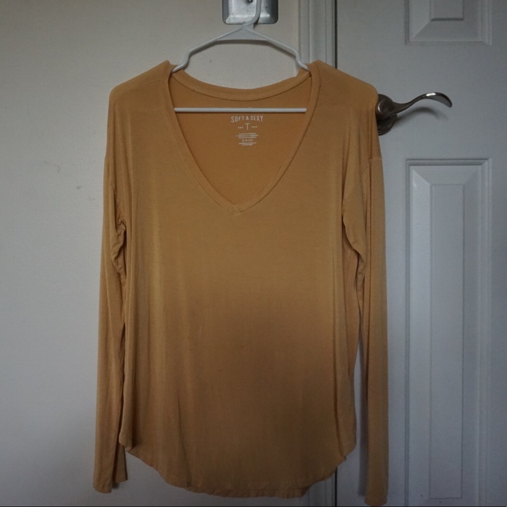 American eagle yellow top